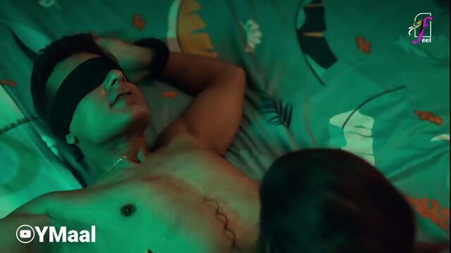 Sexy bahu ne apni saas ke samne sasur ke sath ki sex.  Sasur ko bandkar kiya jabardast chudai or bujhaya apni jism ki aag.  Indian web series. Jee Bhar Ke Episode 7.