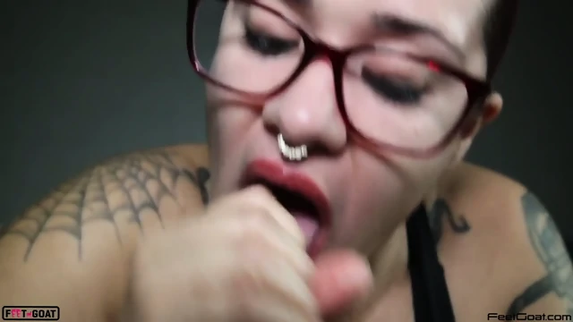 Feet Goat - Big Booty Latina Sucks Fucks Batman