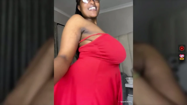 Bustygoddess32 cam