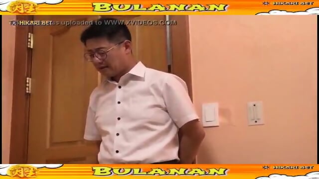 smooth pussy kissing with a guy who has a big penis until there is a lot of squirt in her pussy