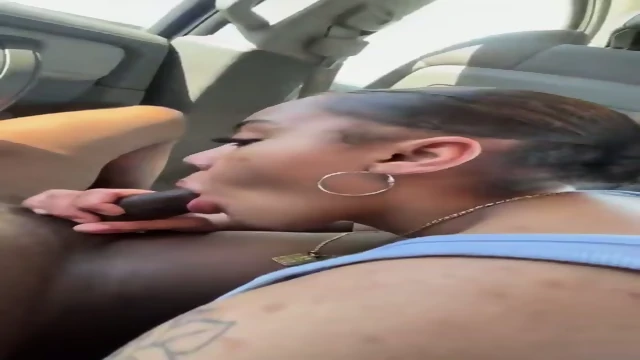 Quickie car sex couple