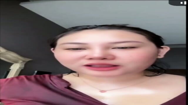 Dewi Efika cum-on-face