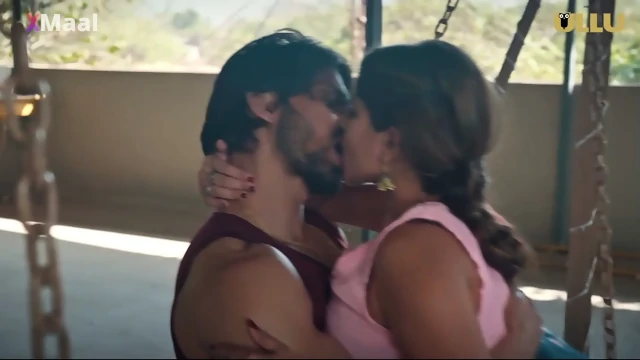 Pehelban ne bhabhi ke sexy behen ki panty utarkar jabardast gand mara. Ullu indian web series. Besharam Episode 3.