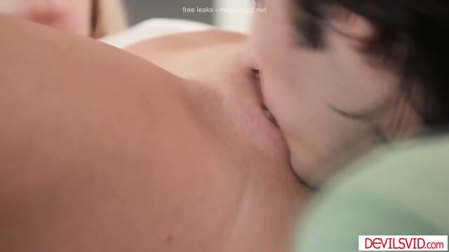 River Lynn Gets Nailed By Her Stepbrother