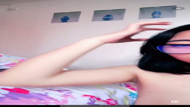 Memek Tembem long-legs