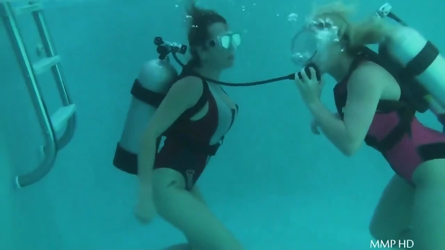 Battle Of The Scuba Babes (Double Jeopardy Round) - Kaycee Anne, Mia McKinley