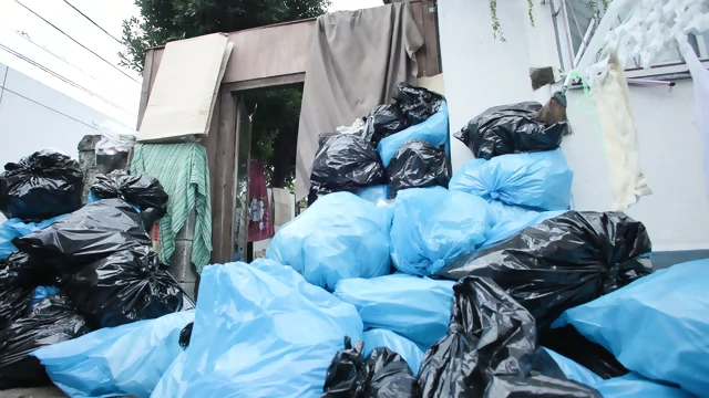 797-DWAC.Thl Cc,gIRl.Trash,R0OM.J