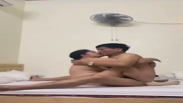 Vietnamese Man Brought His  Fuck In Guesthouse
