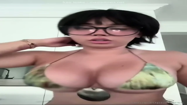 E30princess Wears A Sexy Bikini