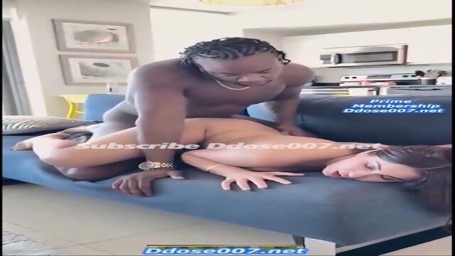 Meetii_18Min video fucked by Big black cock deep penetration.