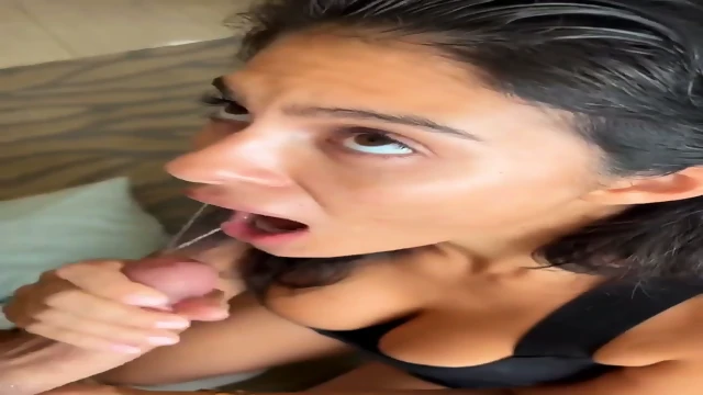 Hot Latina Appreciating Big Cock By Giving Good Head With Cumshot