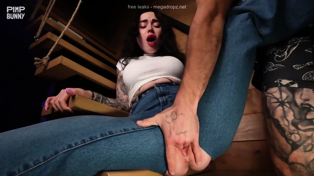 Nikky Dandeli Squirts While Banging