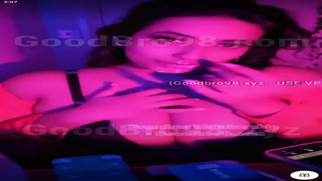 BIG BOOBIE GIRL DOING STRIPTEASE AND SUCKING LIPSTICK