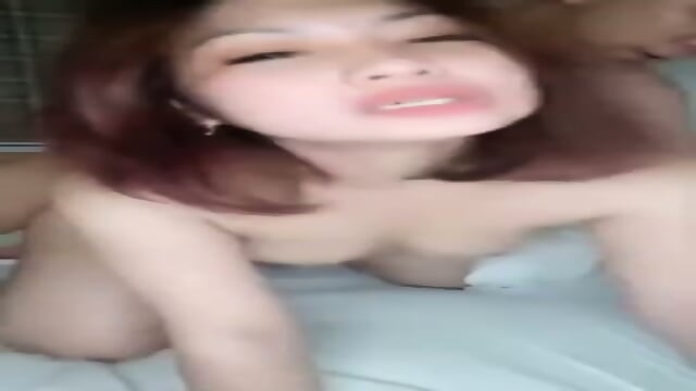 Pinaglihi sa Rabbit... Kung Umiyot Walang Sabit