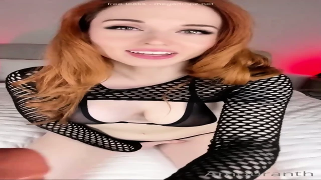 Amouranth Rubs Her Pussy And Jerks Off A Big Dildo