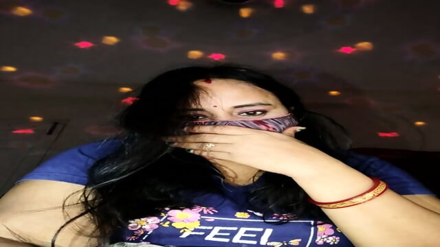 Sheela-Bhabi stripcha