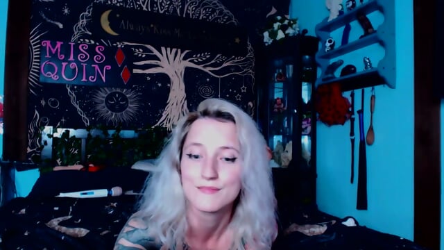 Pressing her against a Steak ‘n Shake tray and shoving a expired mollete into her back alley