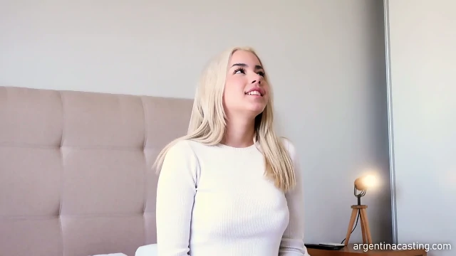 2424 – Anabel, 18, Venezuela