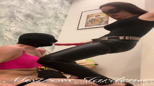 Fucked A Whore When His Wife Keeps Ringing The The Doorbell