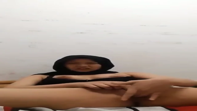 Batang Tak Dapat Hanya Mampu Melancap Sahaja