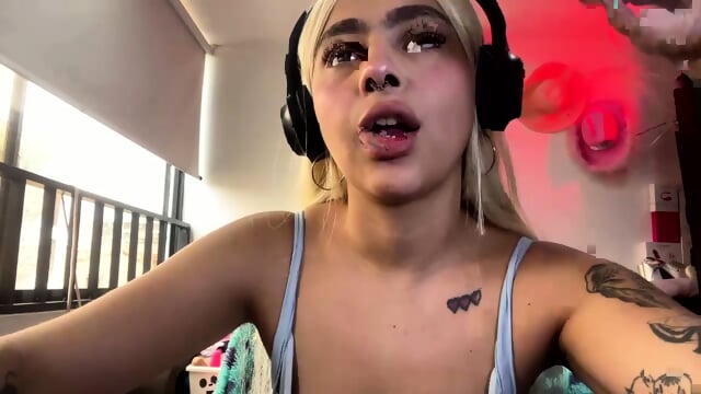 Teen daughter's tight holes stretched beyond limits by dad's friend