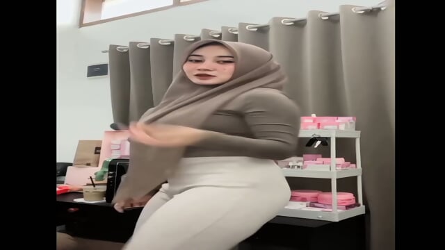 Bokep indo gangbang hijab tobrut lagi mabuk