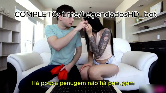 Tocando o corpo da meia-irmÃ£ latina - Legendado