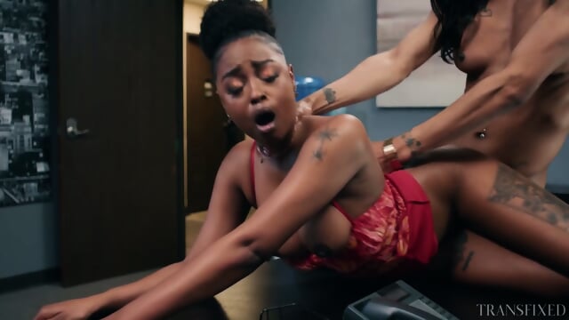 Preta Com Pau japanese