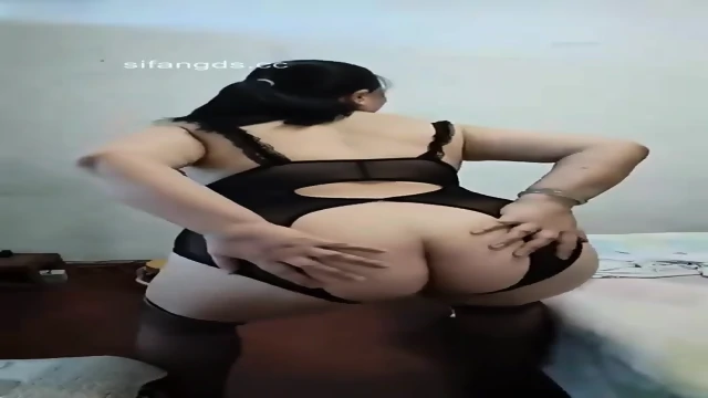 Recommend Douyin’sexy Mature Lady [Hua Zhi] Dance Naked For Temptation, Show Off Her Pussy On A Large Scale,  Climax With Props, Don’t Miss It If You Like Aunties