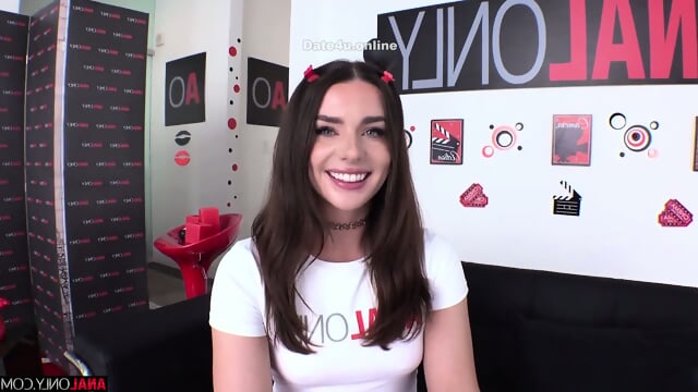 Maddie Wren - Maddie Wants Her Ass Stretched (14.12.2025)080 h32z