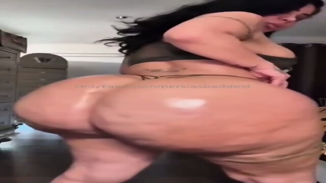 Persia Baddie oiled up