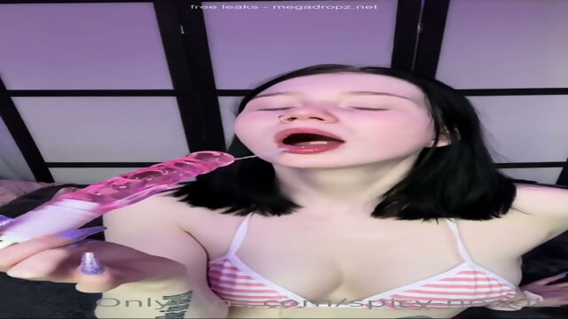 SpicyNoodle666 Sucks Different Dildos