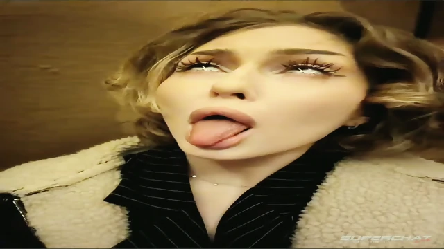 Kellykeler Russian Girl Outdoor Public Place Nude Show