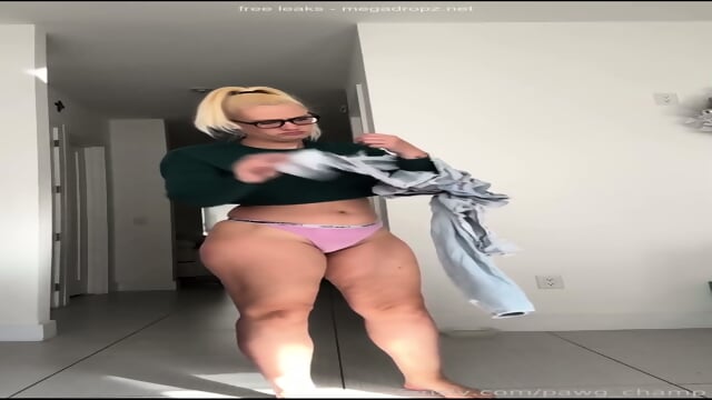 Pawg Champ Tries On Her New Pants