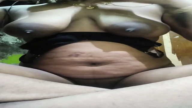 Tamil Aunty Showing Big Boobs with Milk