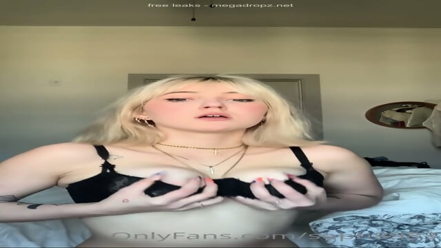 Blonde Soph8983 Plays With Her Pussy