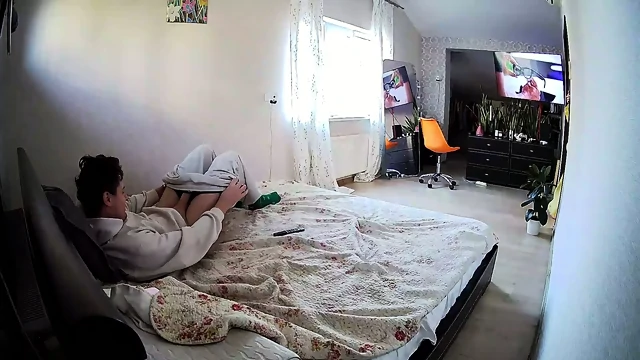 Bedroom 5: Kamila & Danildo Hot Kissing, Teasing Foreplay – Real Amateur Couple