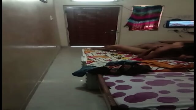 Cute Couple Ka Bedroom Mein Pyaar Bhari Chudai Ka Safar_4_1