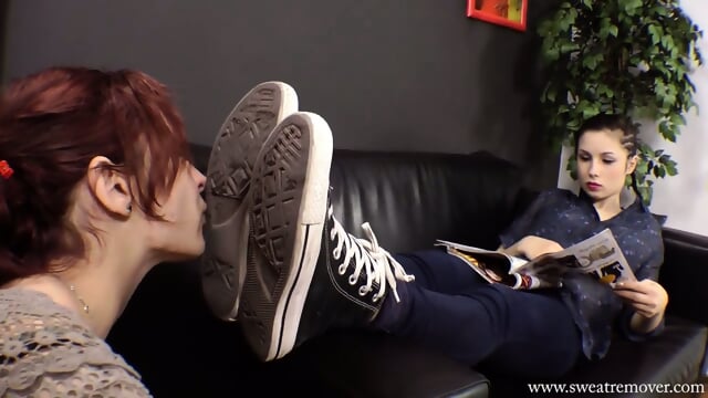 BIANCA AND THE OBEDIENT LESBIAN BITCH