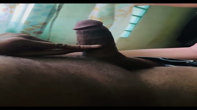 Girlfriend Ka Pyaar Bhara Blowjob Bathroom Mein_1