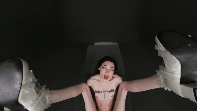 ⱤØØ₥ ₩/₴ⱧⱤØØ₥₴