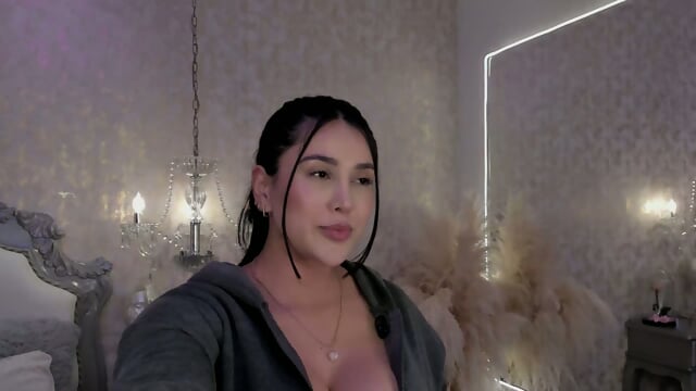 Teen stepsis moans through tears as her pussy gets properly broken in