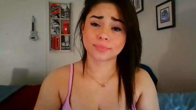 Teen gymnast's flexible legs spread wide for rough creampie