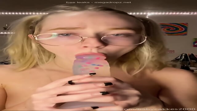 Babycakkes2000 Gives Sloppy BJ To A Dildo