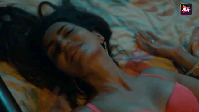 Navina Bole In Raseeli Raatein 2