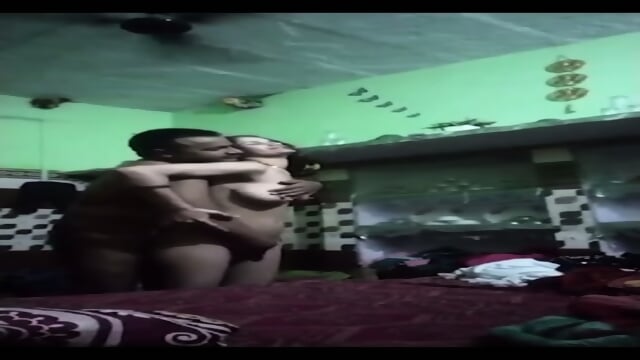 Nangi Patni Ki Chut Mein Ungliyaan Daal Kar Garam Kiya_1