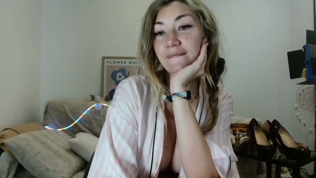 Young teen's first interracial leaves her walking funny for days