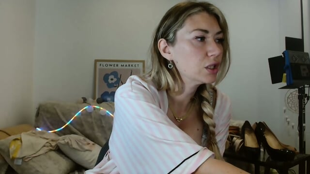 Young teen's first DP experience with black twins leaves her leaking