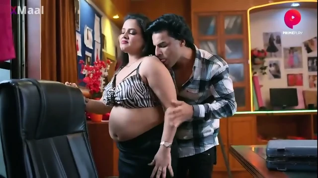 Rumila mam ne sushil ko bulaya phir liye bada land ka maja. Sushil ke sath ki jabardast chudai. Indian web series. Putala Episode 8.
