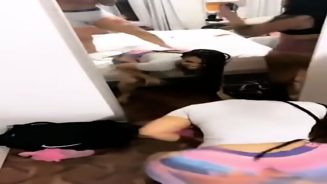 redbone; Her mega folder, 177 videos => https://rentry.co/8k9mekqw